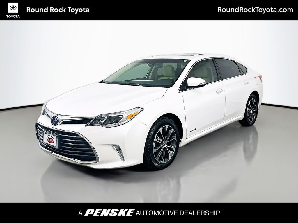 2017 Toyota Avalon XLE Hero Image