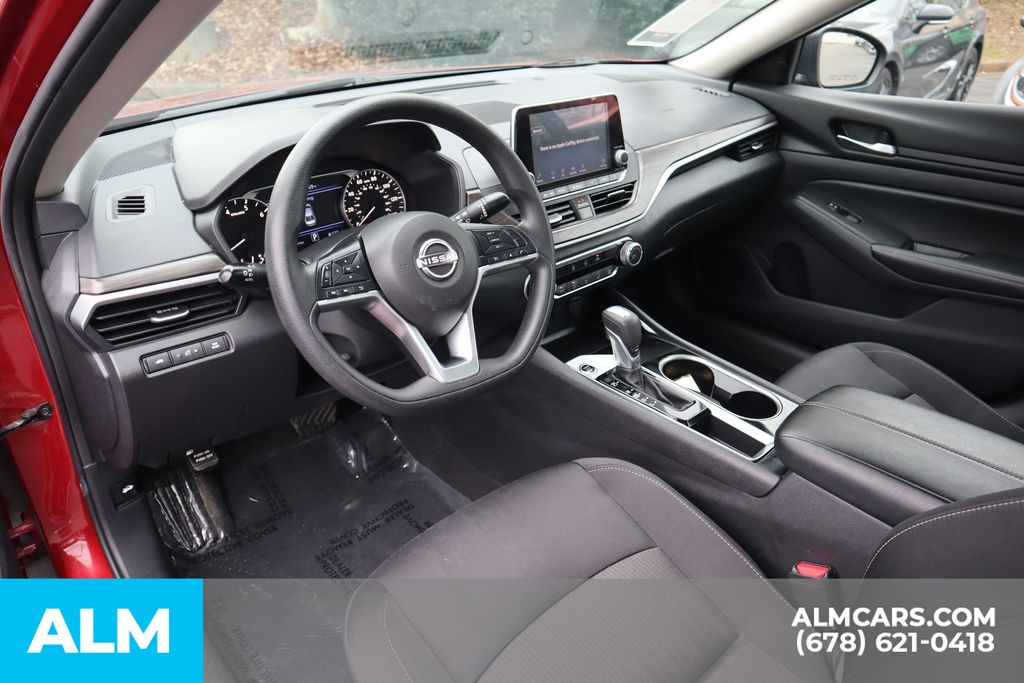 Used 2024 Red Nissan 2.5 SV image 10