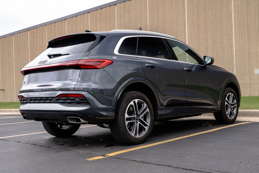 2025 Audi Q5 Premium - Photo 9