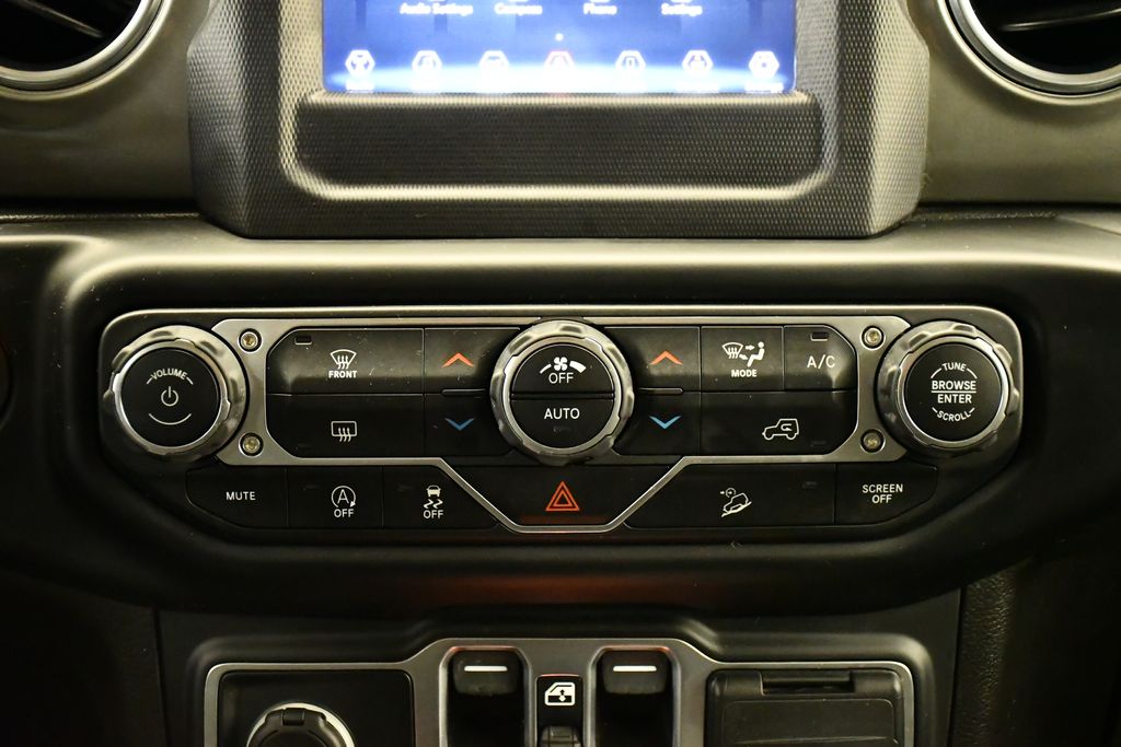 Thumbnail: 2020 Jeep Wrangler - 26