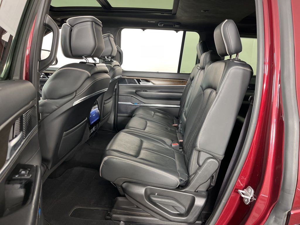 Thumbnail: 2023 Jeep Grand Wagoneer - 27