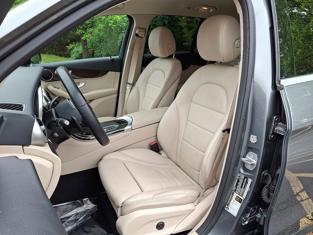 2021 Mercedes-Benz GLC 300 13