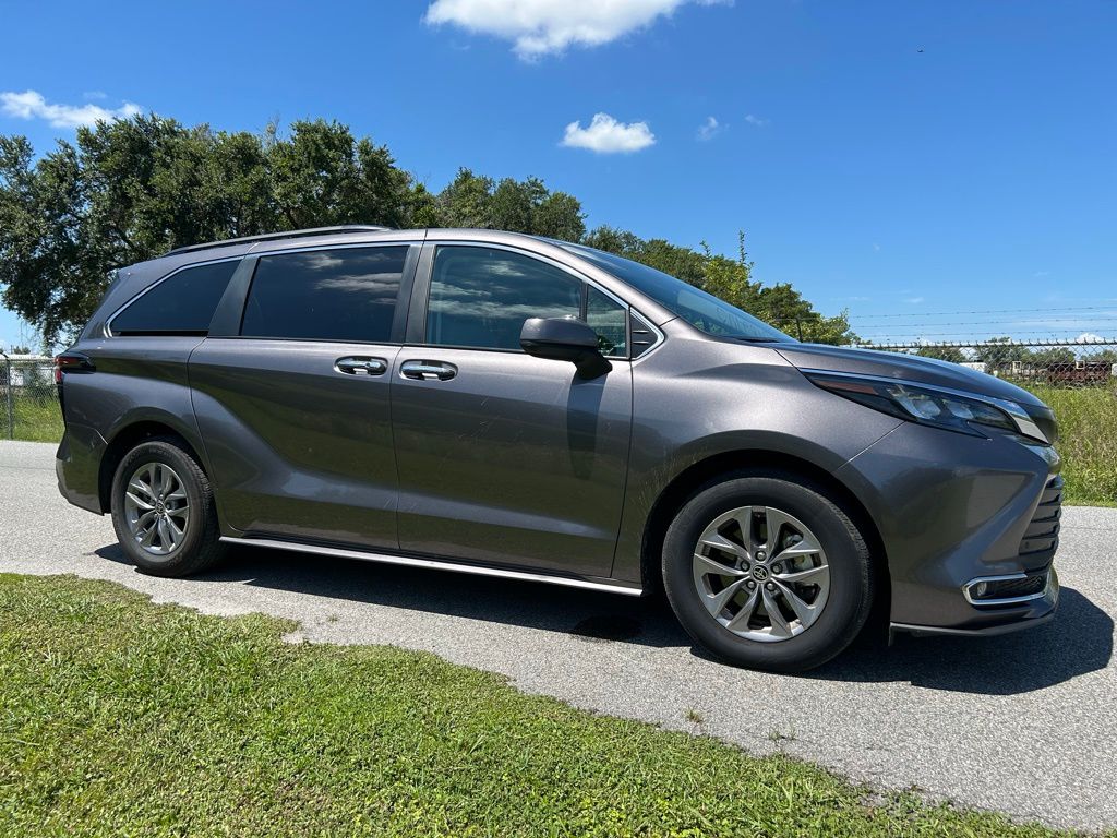 Thumbnail: 2024 Toyota Sienna - 7