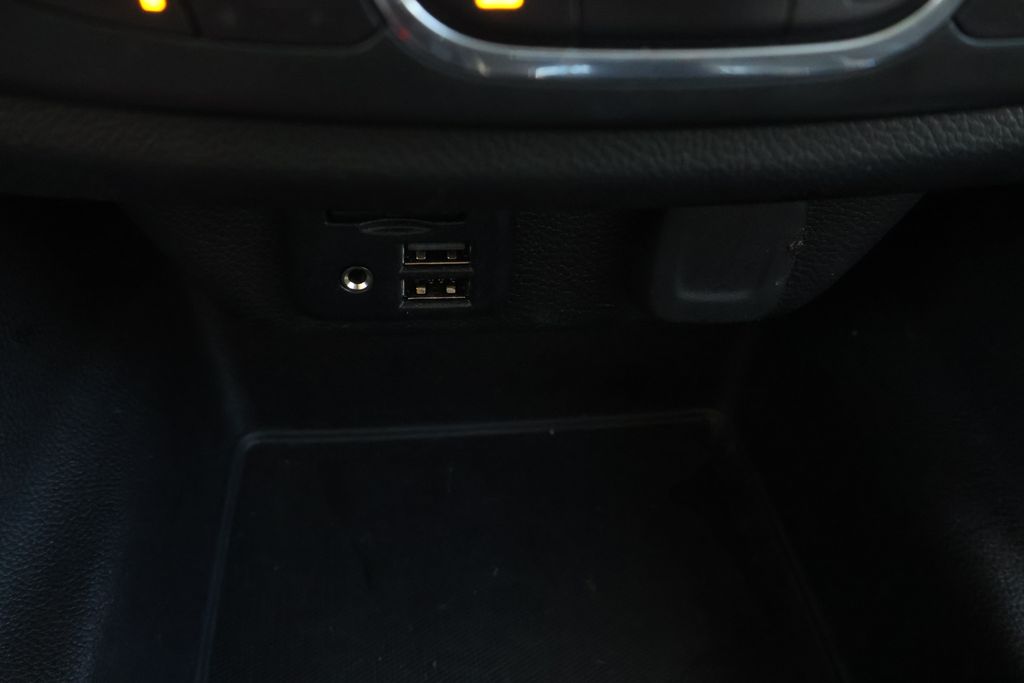 Thumbnail: 2020 Chevrolet Traverse - 30