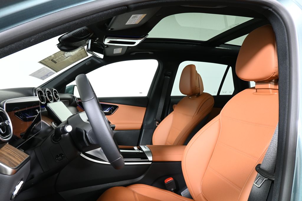 2025 Mercedes-Benz GLC 300 13