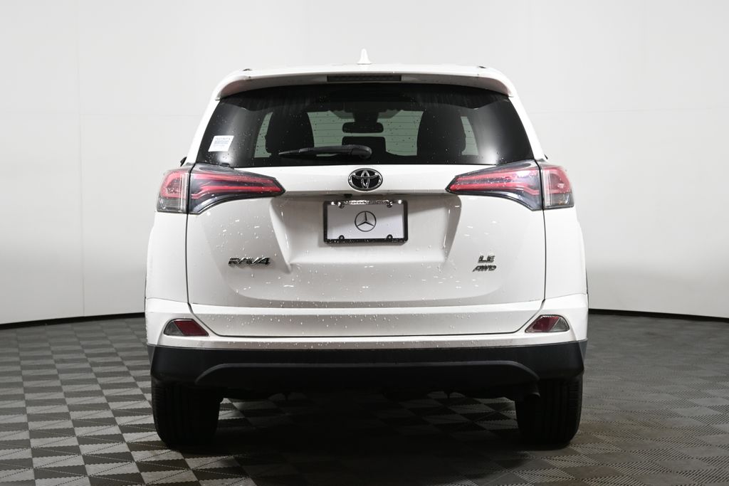 Thumbnail: 2018 Toyota RAV4 - 6
