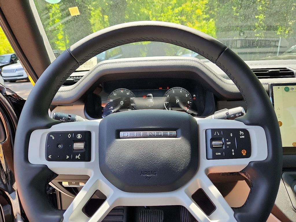 Thumbnail: 2025 Land Rover Defender - 14