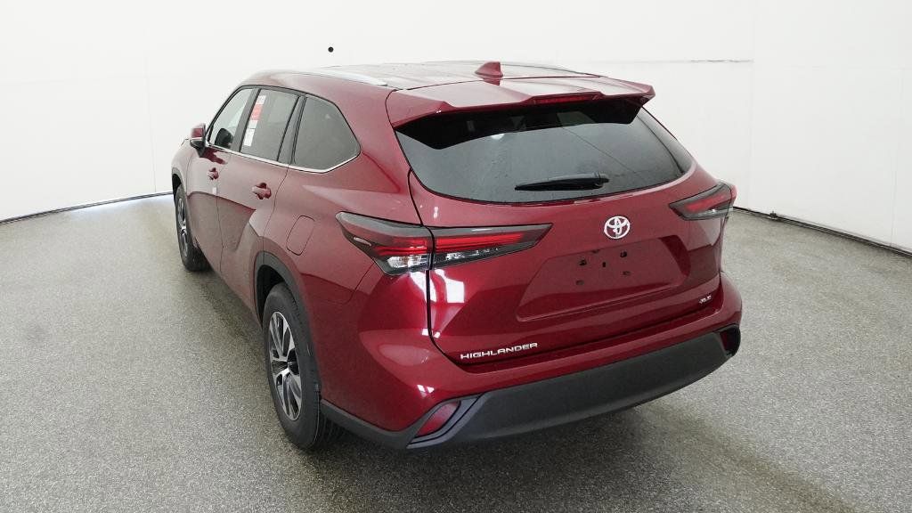 Thumbnail: 2025 Toyota Highlander - 32