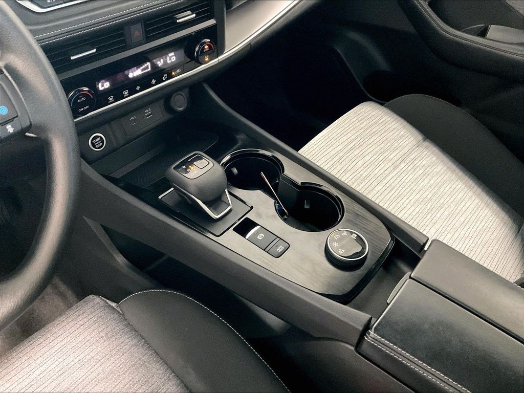 2023 Nissan Rogue — photo 20