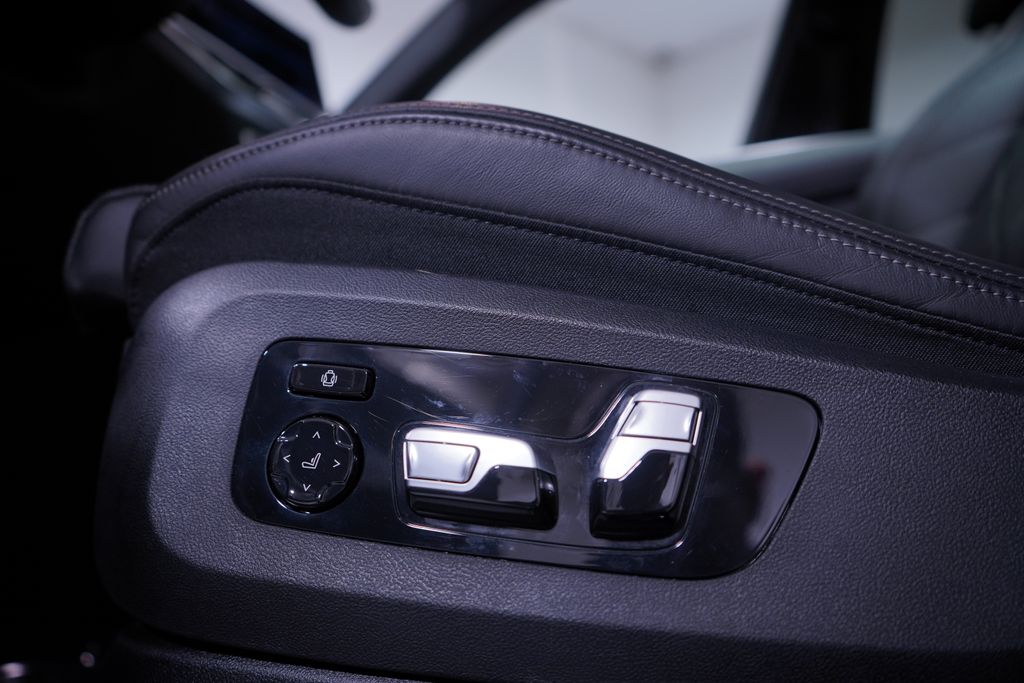 Thumbnail: 2024 BMW X7 - 19