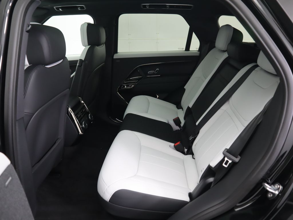 Thumbnail: 2025 Land Rover Range Rover Sport - 22