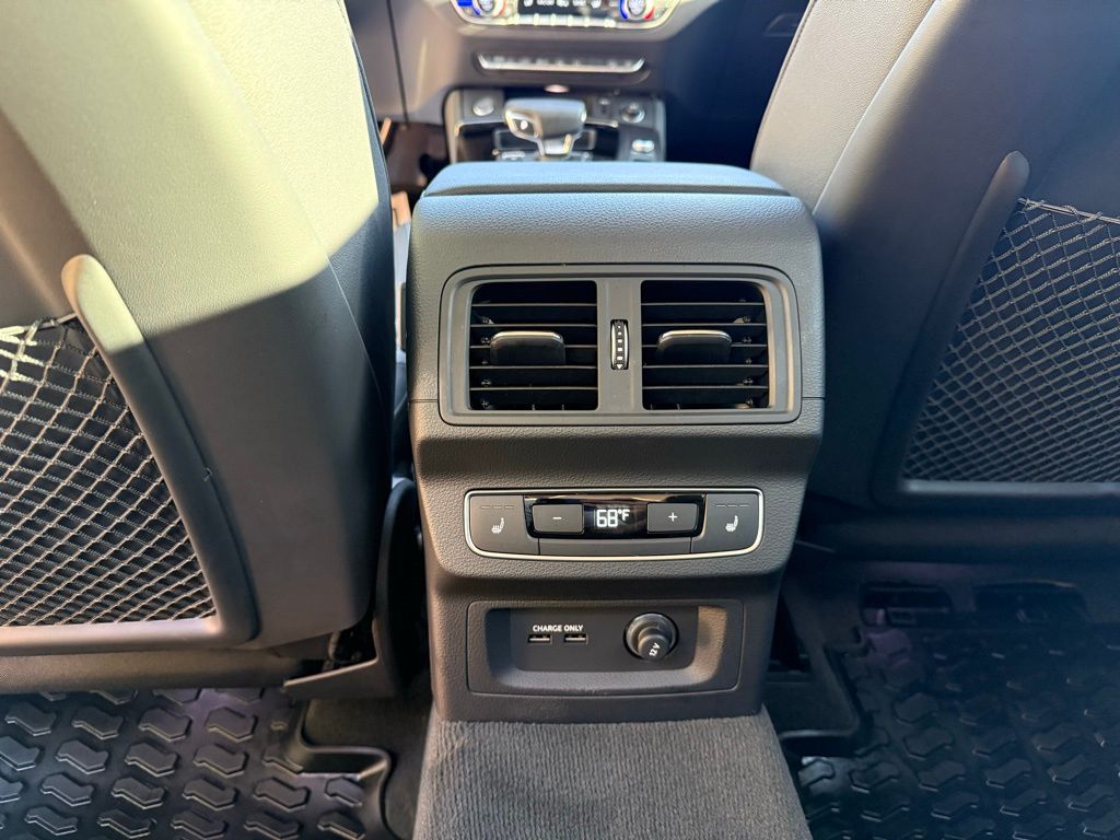 Thumbnail: 2025 Audi Q5 - 24