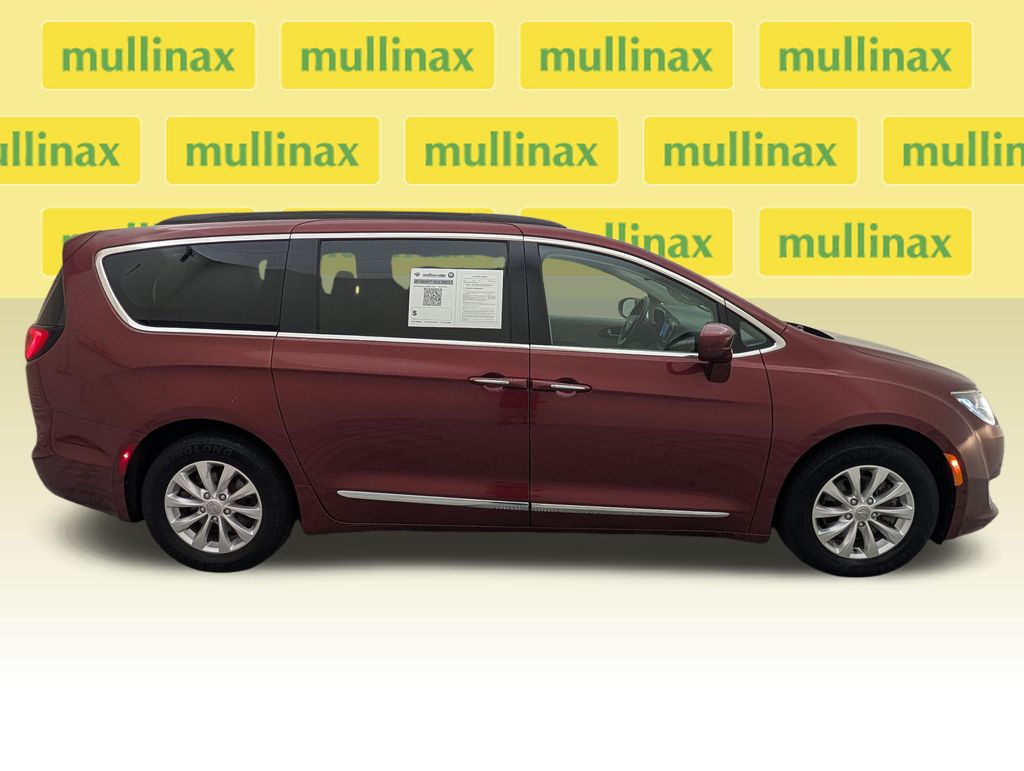 Used 2017 Chrysler Pacifica Touring-L with VIN 2C4RC1BG0HR795356 for sale in Kissimmee, FL