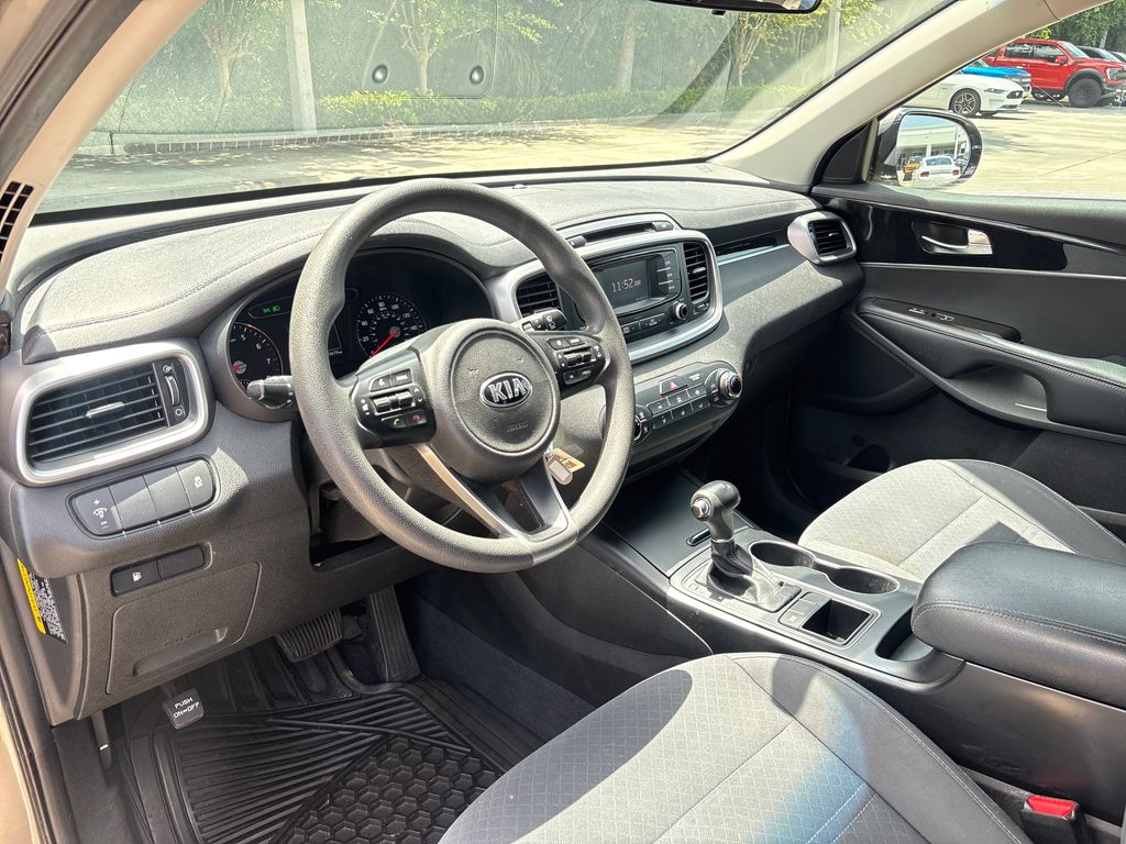 Used 2017 Silver Kia LX image 6
