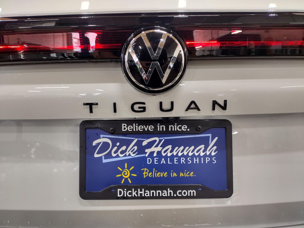 2025 Volkswagen Tiguan 2.0T SE R-Line Black