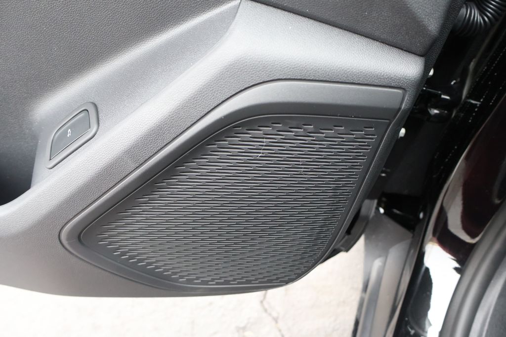 Thumbnail: 2026 Chevrolet Traverse - 18