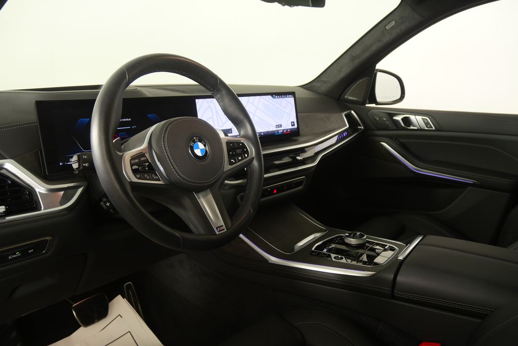Thumbnail: 2026 BMW X7 - 12
