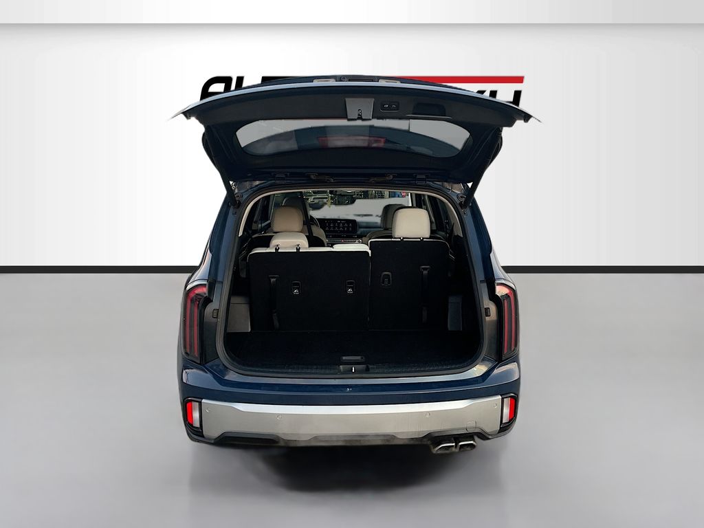 Used 2023 Black Kia EX image 28