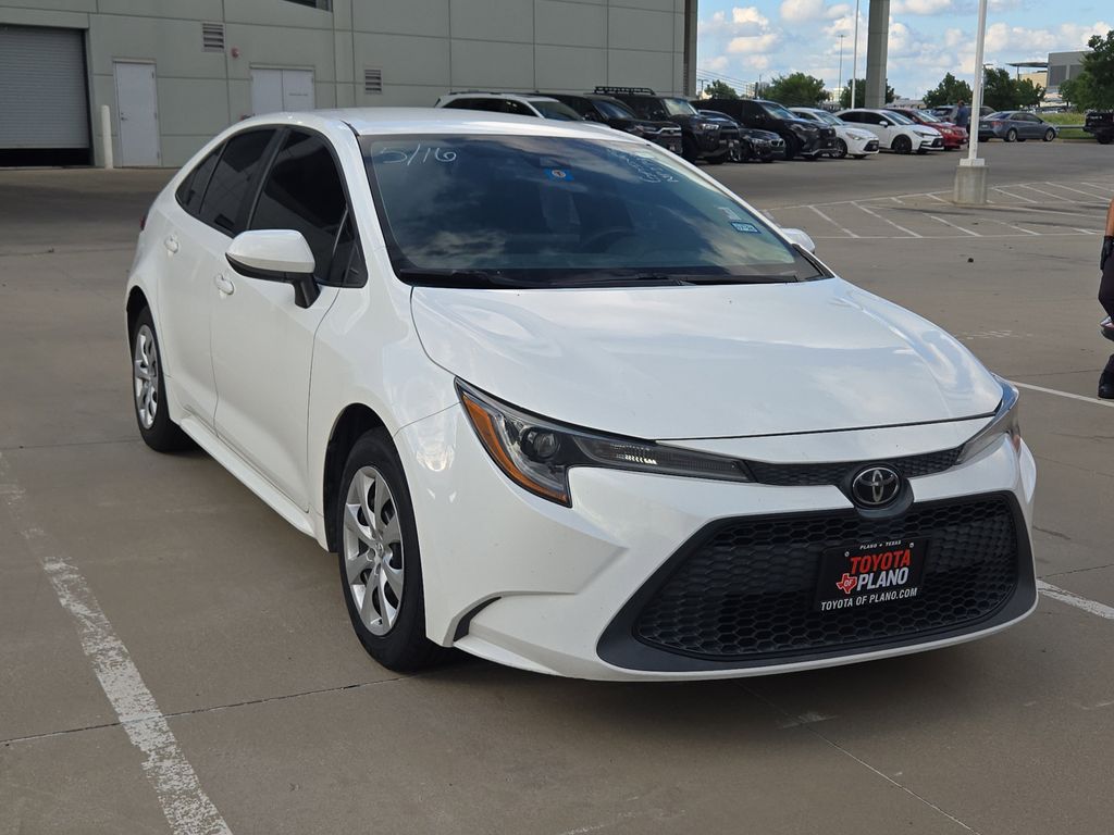 White 2022 Toyota Corolla LE FWD Sedan Front-Wheel Drive Continuously Variable Transmission