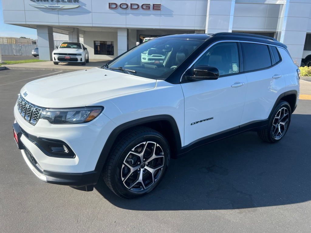 Bright White Clearcoat 2025 Jeep Compass SUV / Crossover Four-Wheel Drive 8-Speed Automatic