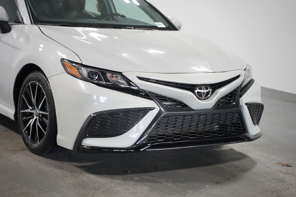 2023 Toyota Camry SE 4