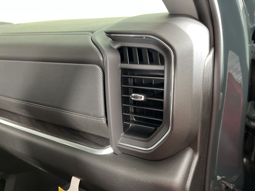 Thumbnail: 2026 Chevrolet Silverado 2500 - 13