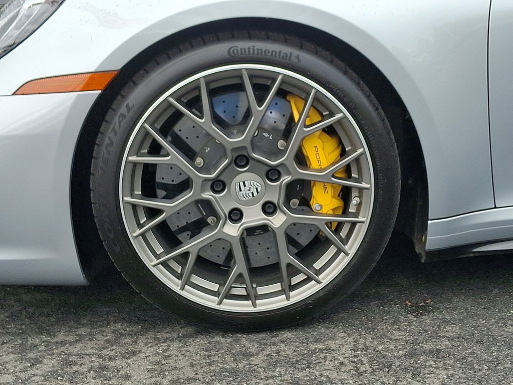 Thumbnail: 2022 Porsche 911 - 8