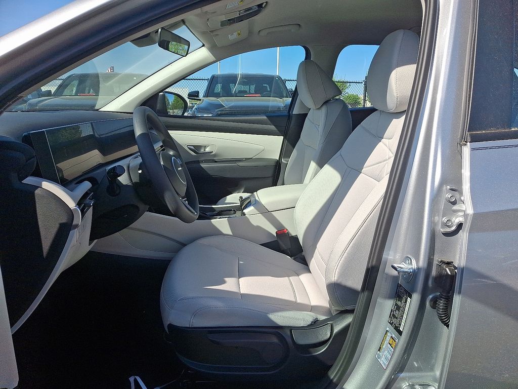 2025 Hyundai Tucson SE 6