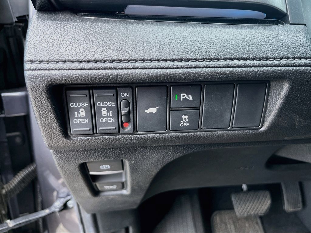 Used 2025 Gray Honda Touring image 10