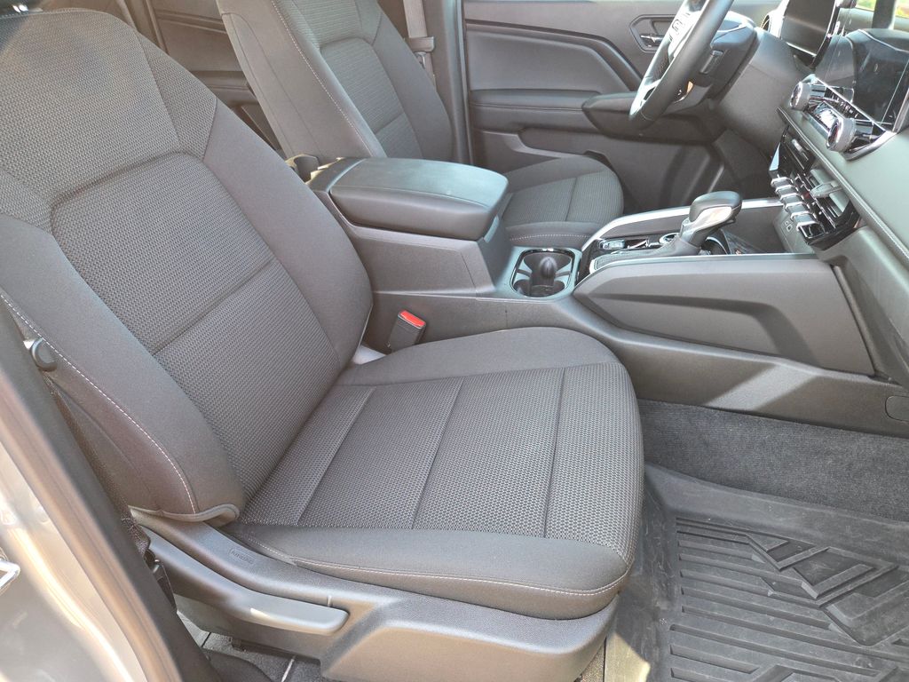 2024 Chevrolet Colorado LT photo 23