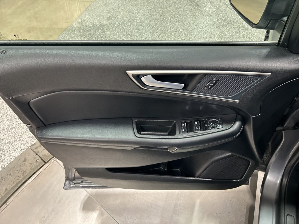 used 2024 Ford Edge car, priced at $25,990