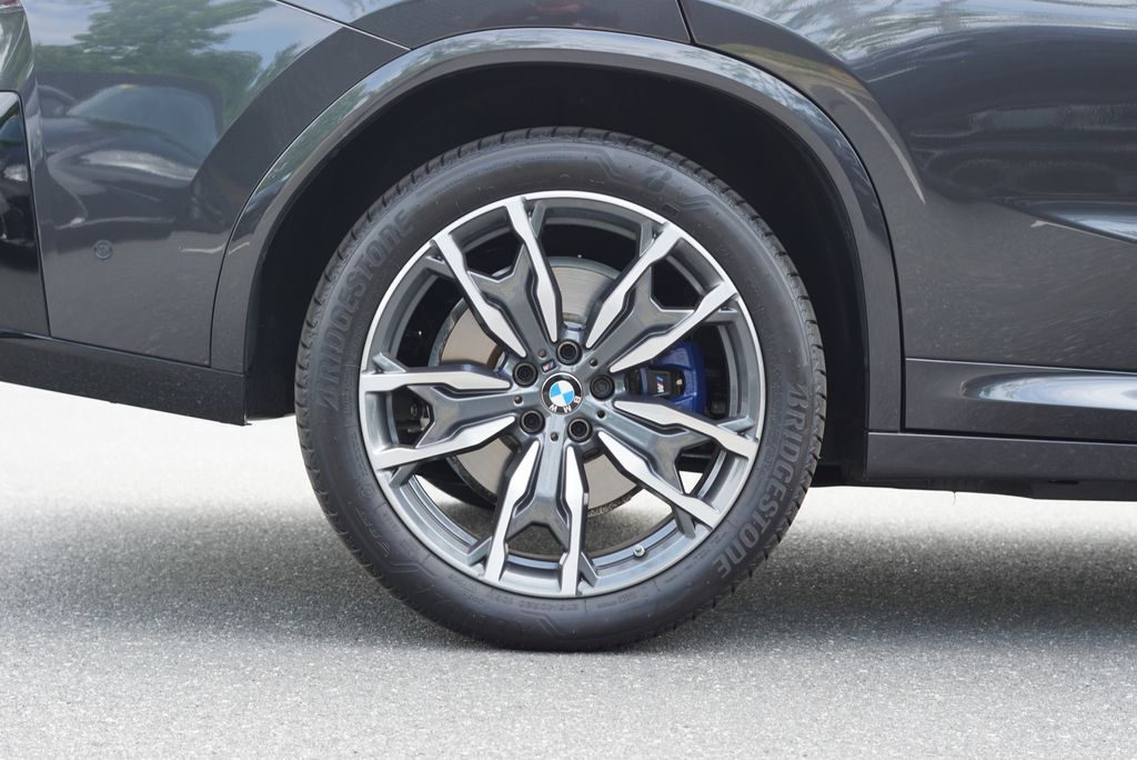 Thumbnail: 2024 BMW X4 - 15