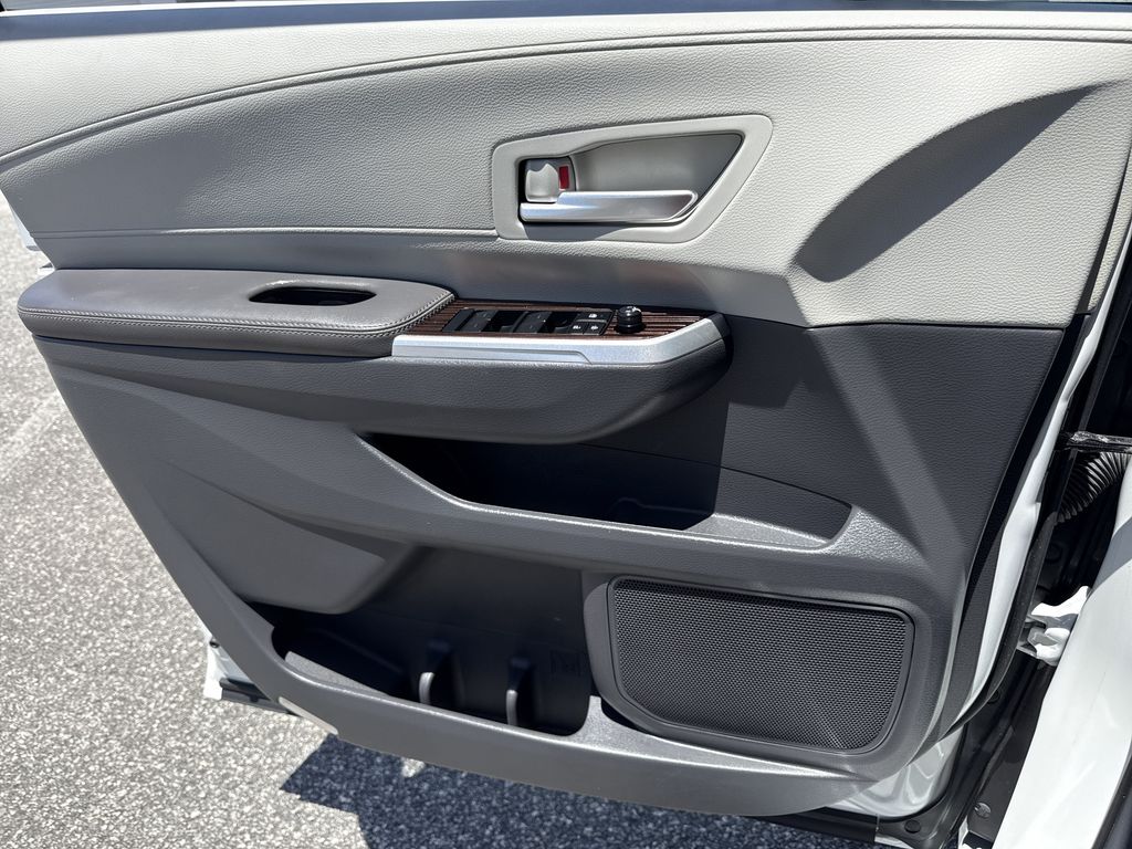 Used 2023 Toyota Sienna Van