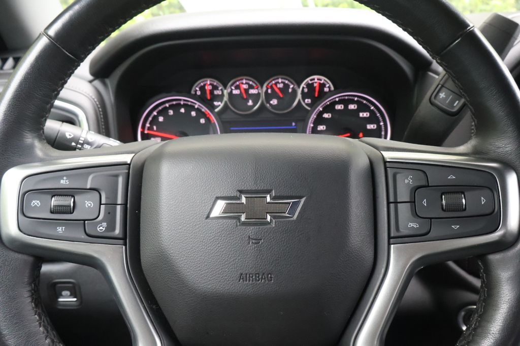 Thumbnail: 2020 Chevrolet Silverado 1500 - 32
