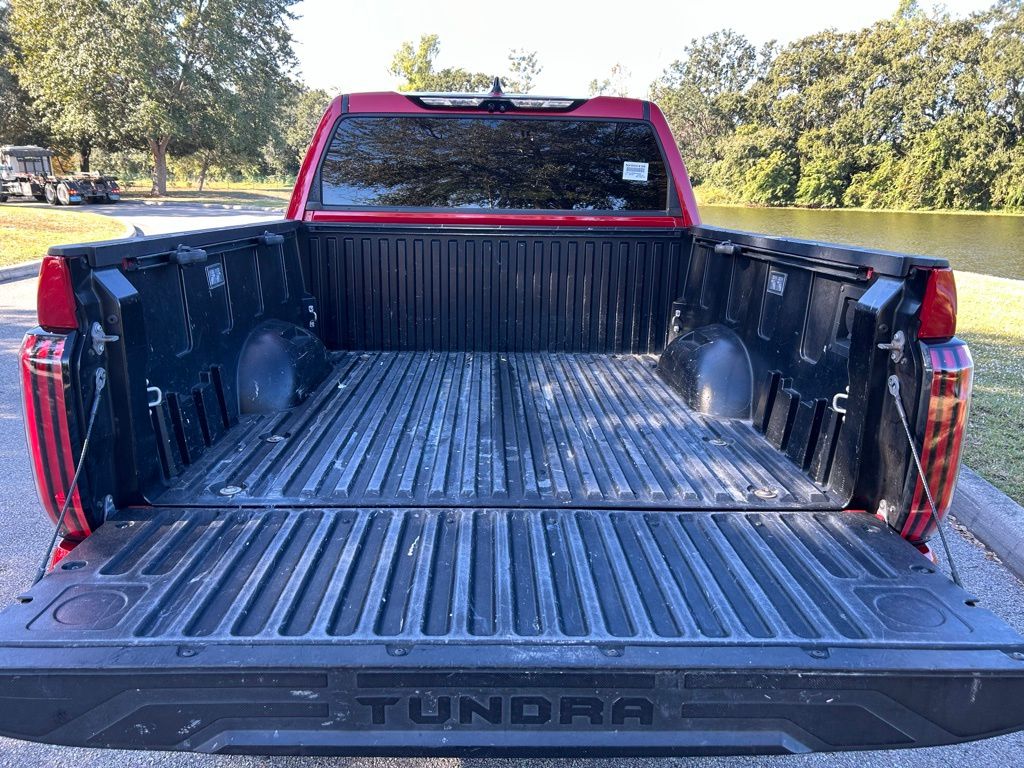 Thumbnail: 2022 Toyota Tundra - 10