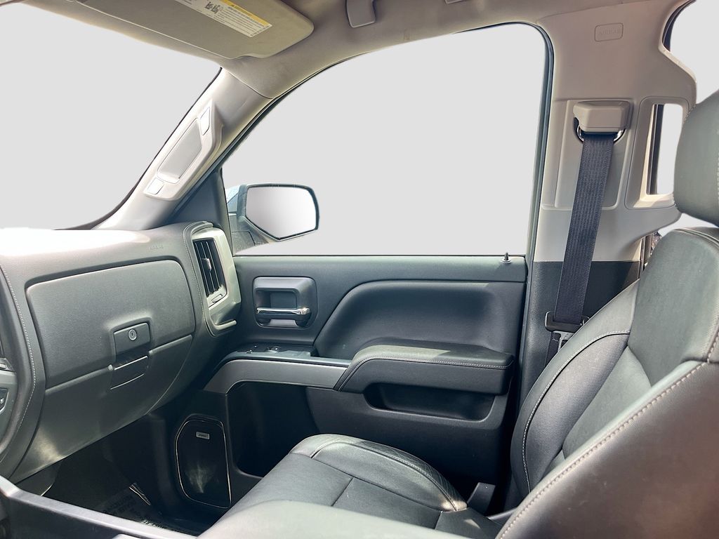 Used 2018 Blue Chevrolet LTZ image 23