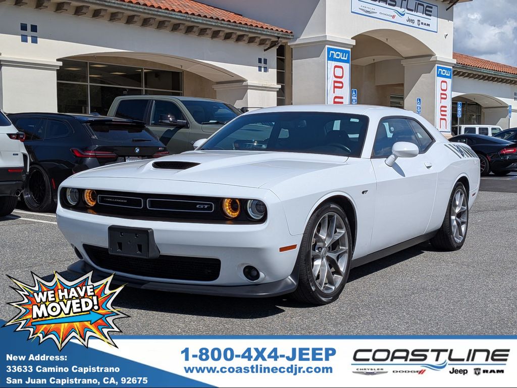 White Knuckle Clearcoat 2022 Dodge Challenger GT RWD Coupe Rear-Wheel Drive 8-Speed Automatic