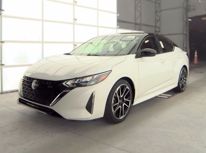 Aspen White Tricoat/Super Black 2024 Nissan Sentra Sedan Front-Wheel Drive Continuously Variable Transmission