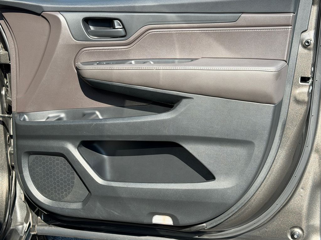 Thumbnail: 2020 Honda Odyssey - 9