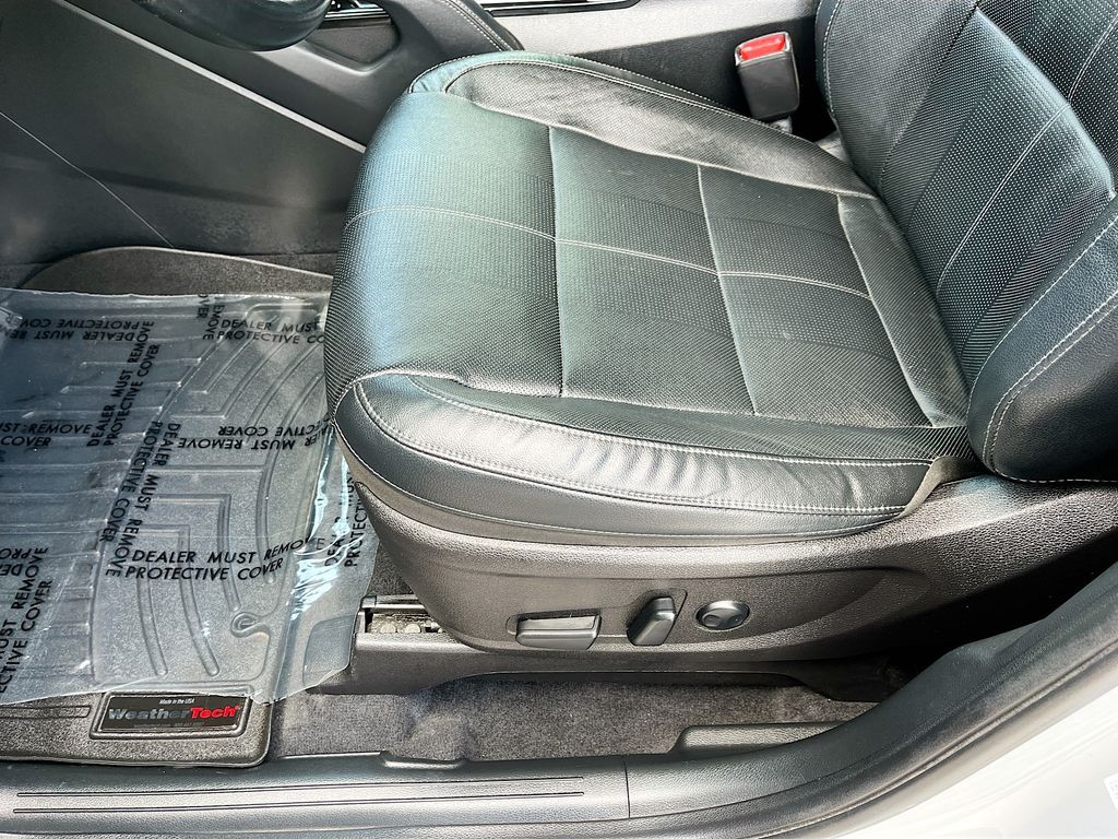Used 2022 Gray Kia EX image 20