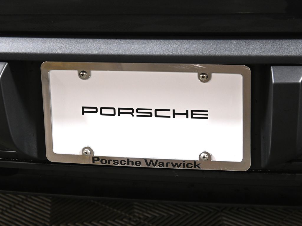 Thumbnail: 2026 Porsche Macan - 14