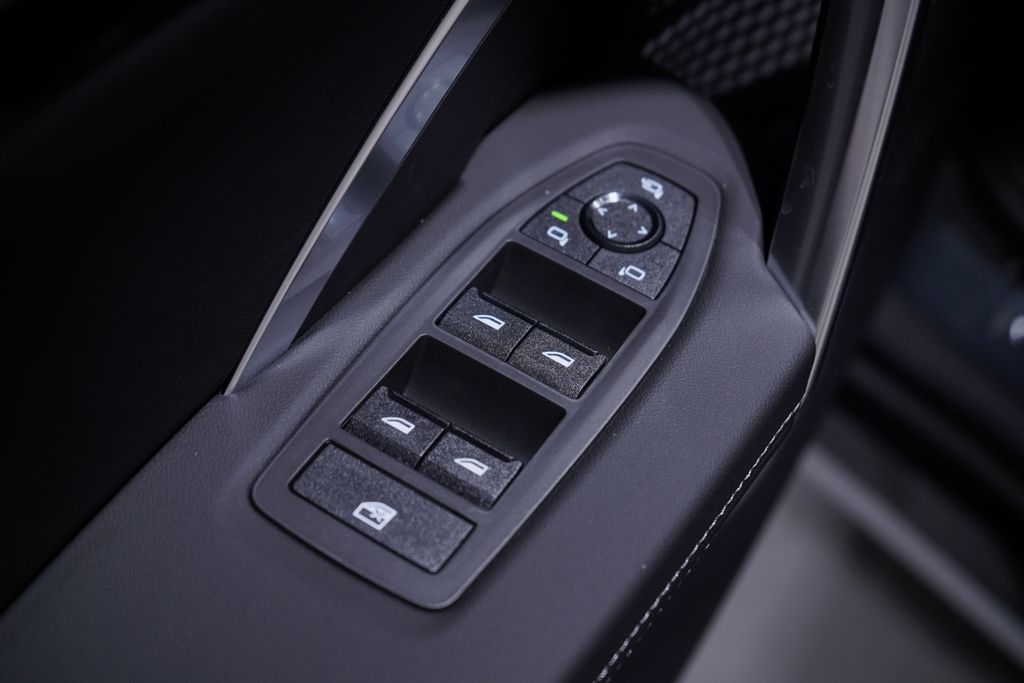 Thumbnail: 2026 BMW X1 - 11