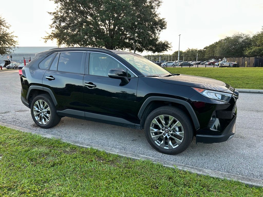 Thumbnail: 2021 Toyota RAV4 - 7