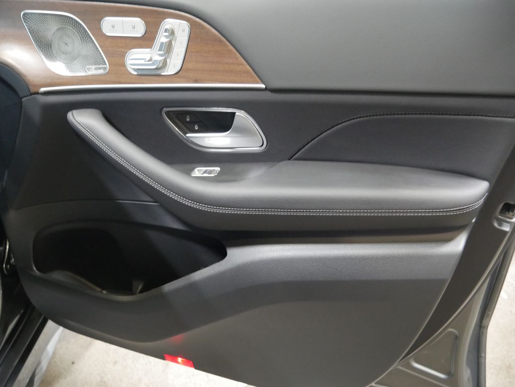 Thumbnail: 2026 Mercedes-Benz GLE - 28