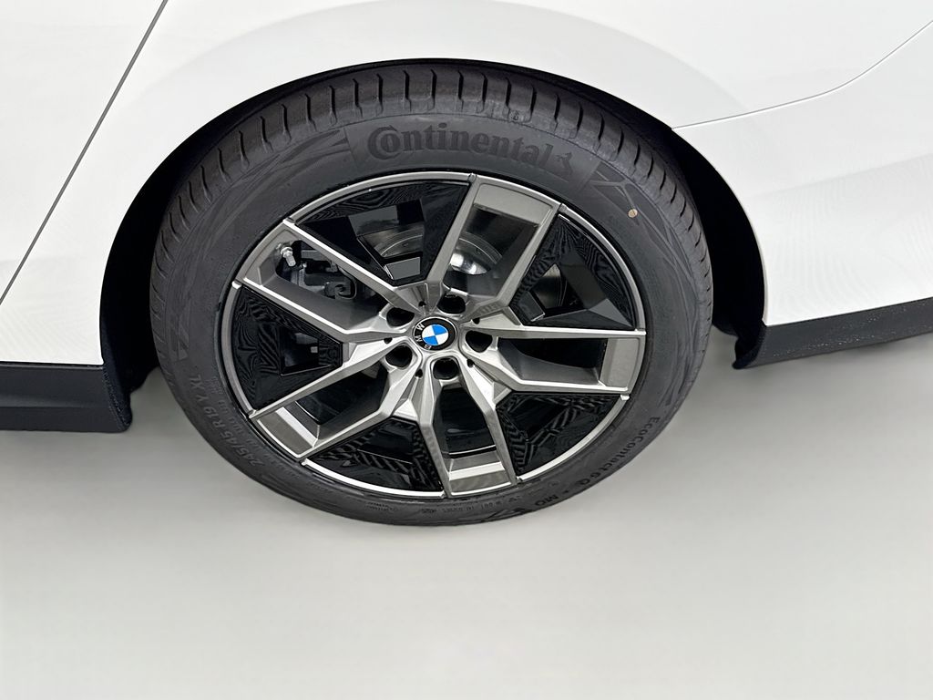 Thumbnail: 2026 BMW i5 - 30