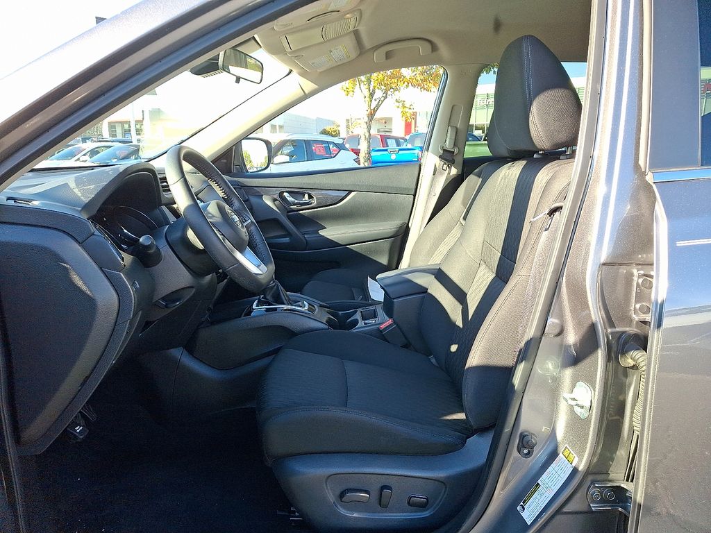 Thumbnail: 2020 Nissan Rogue - 14