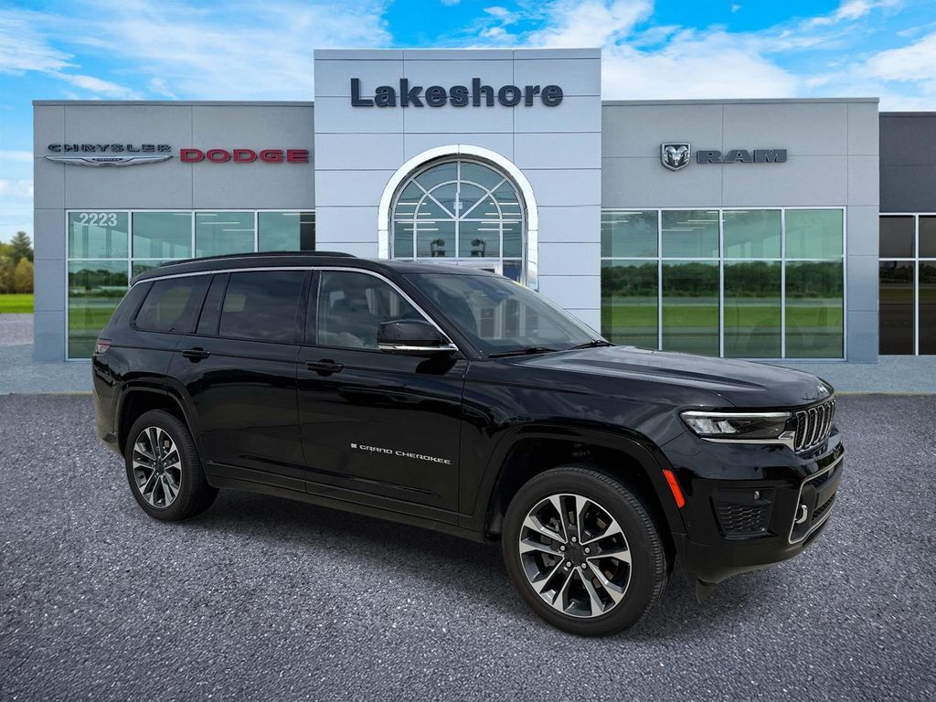 Diamond Black Crystal Pearlcoat 2024 Jeep Grand Cherokee L SUV / Crossover Four-Wheel Drive 8-Speed Automatic