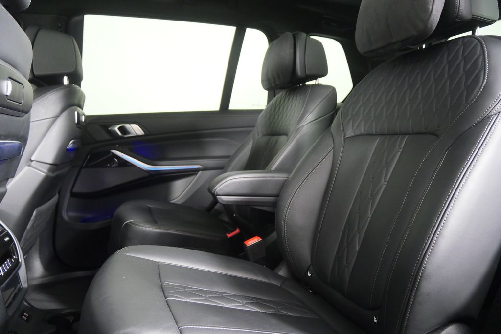 Thumbnail: 2024 BMW X7 - 16