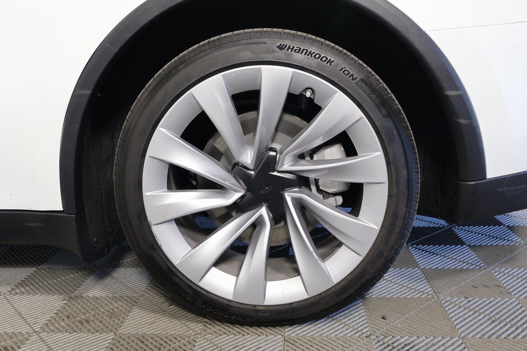 Thumbnail: 2026 Tesla Model Y - 16