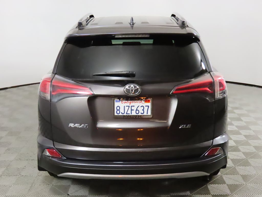 Thumbnail: 2018 Toyota RAV4 - 4